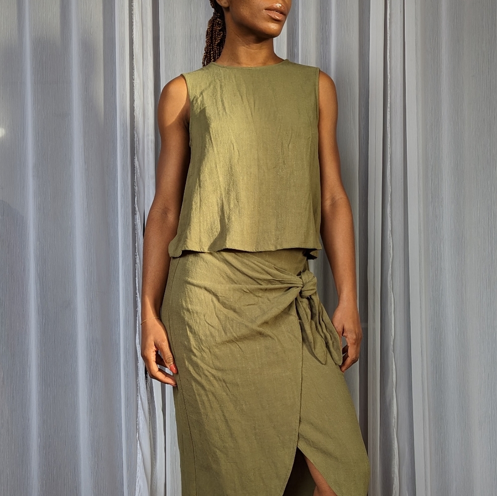 NWT Women's Linen Muscle Tee - Eye to Eye | Size Small